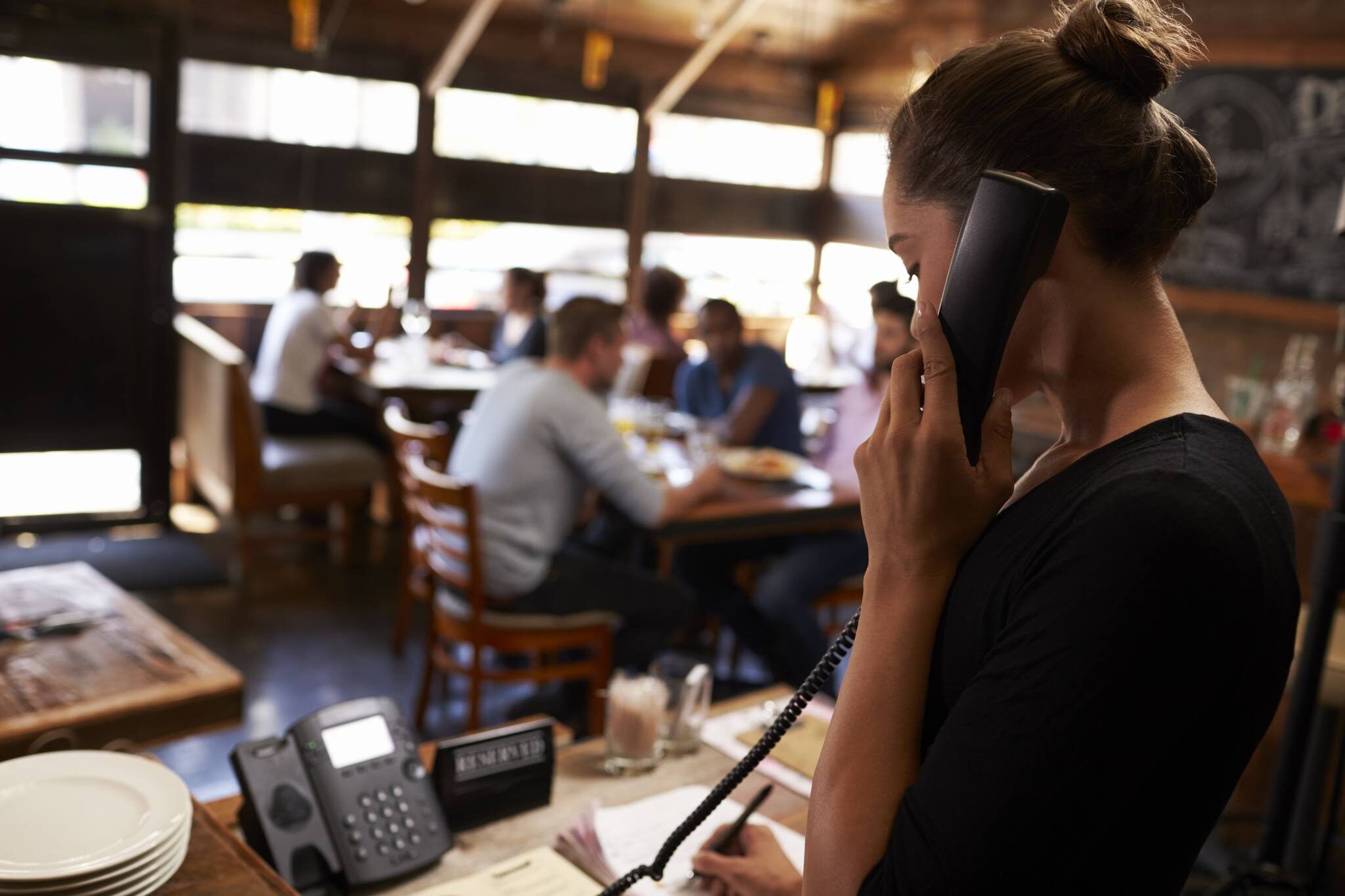 restaurant-server-taking-order-by-phone