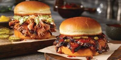 Il n'y a pas de pénurie de viandes délicieuses au Dickey's Barbecue Pit