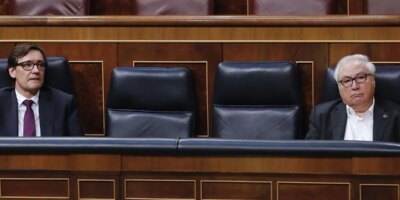 Las becas de Manuel Castells e Isabel Cela no incluyen a los estudiantes afectados en su renta por el coronavirus