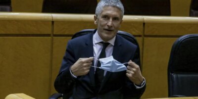 Grande-Marlaska descarta dimitir y niega, pese a las evidencias, haber interferido en el trabajo de la Guardia Civil en el &lsquo;caso del 8-M&rsquo;