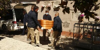 INE: La pandemia por el coronavirus eleva las muertes en Espaa en ms de 48.000 personas respecto a los aos anteriores