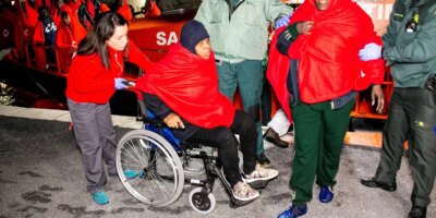 Cuarentena y PCR para los inmigrantes que lleguen en patera a la costa andaluza