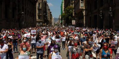 Des milliers de personnes réclament un grand pacte de reconstruction sociale après la crise de Covid-19