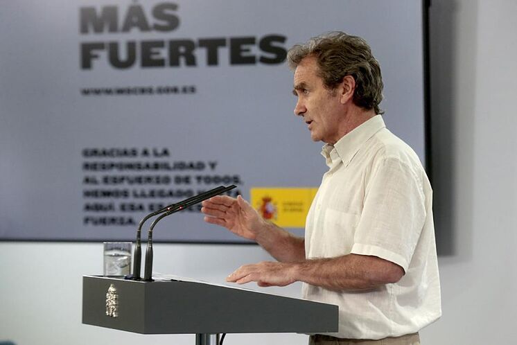 El director de alertas sanitarias, Fernando Sim