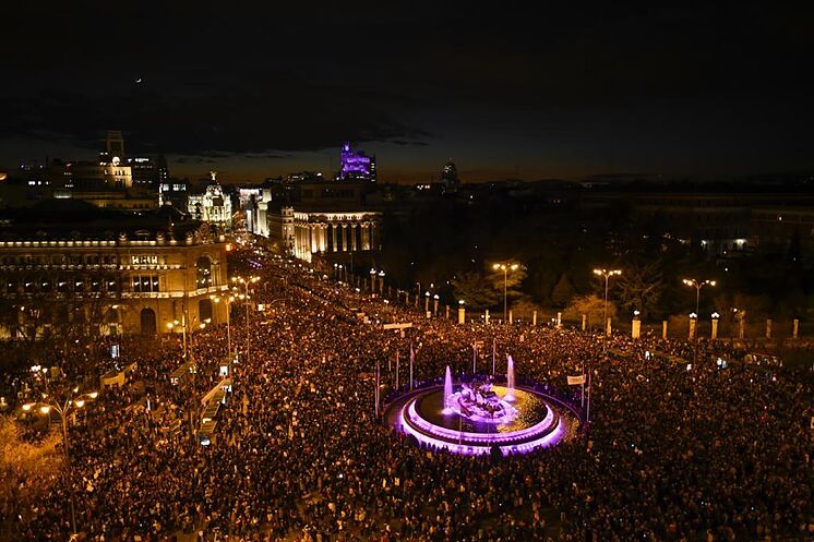 Aspecto de la Plaza de Cibeles durante la manifestaci