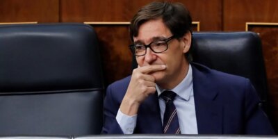 Le PP accuse le gouvernement de "détourner le regard" et "d'être de nouveau en retard" pour arrêter les flambées de Covid