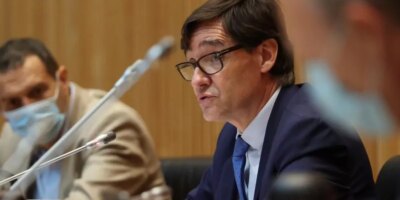 Salvador Illa admet qu'il n'y avait pas de comité d'experts pour la désescalade et l'opposition l'accuse de «taquiner» les Espagnols