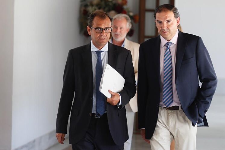 Le directeur général de la RTVA, Juande Mellado, au Parlement ensemble ...