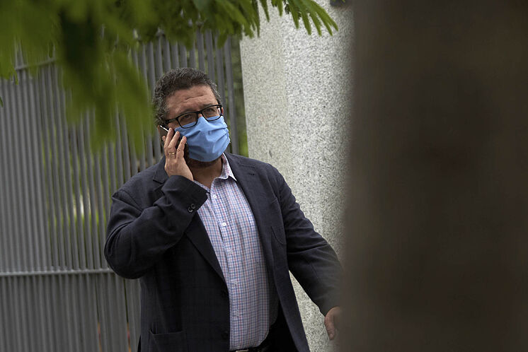 Le député non associé du Parlement andalou et juge en congé ...