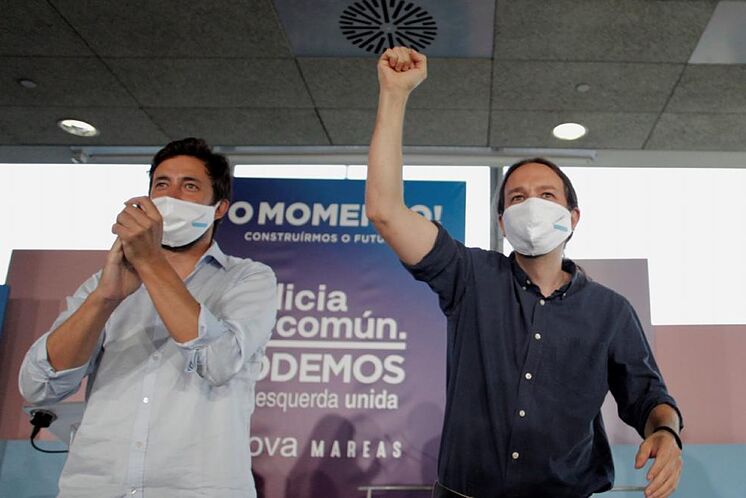 Pablo Iglesias, avec la tête de la liste du parti violet en Galice, ...