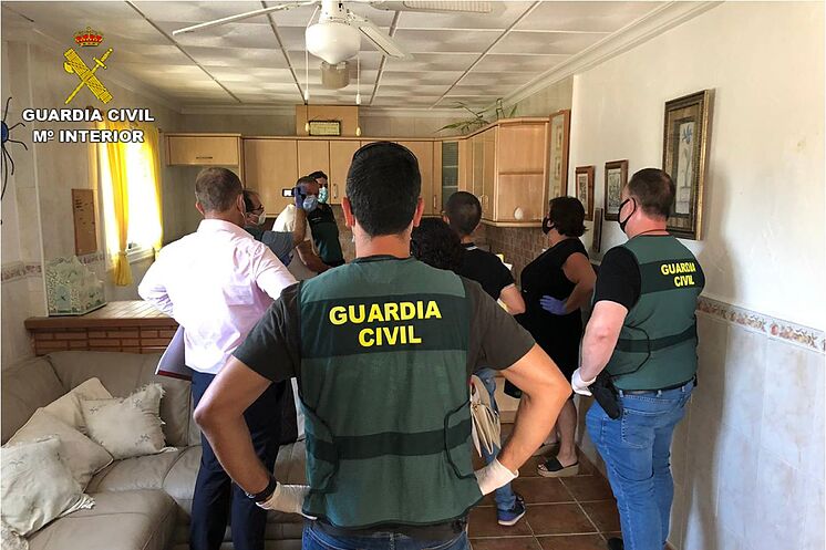 Les agents, à domicile du v