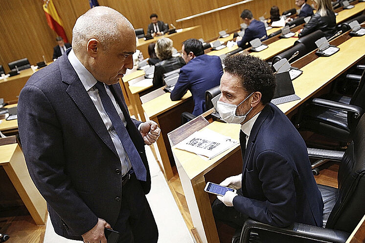 Le secrétaire général du PSOE au Congrès, Rafael Simancas, parle ...