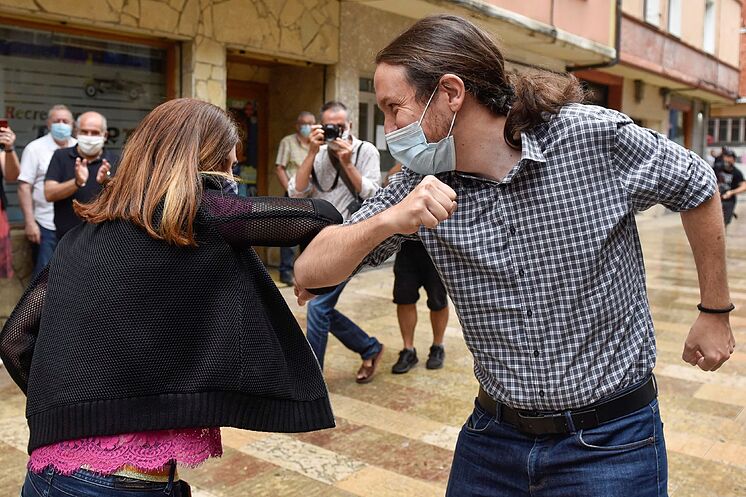 Pablo se salue avec le candidat de Lehendakari d'Elkarrekin ...