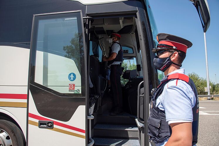 Contrôle policier sur la route N-240, dans le Segri