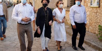 Les inspecteurs reprochent à Cela son "manque de leadership" et son "retard extrême" à agir au retour en classe