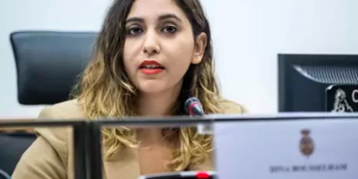 Le rapport de police attribue les dommages à la carte de Dina Bousselham à la société de récupération de données