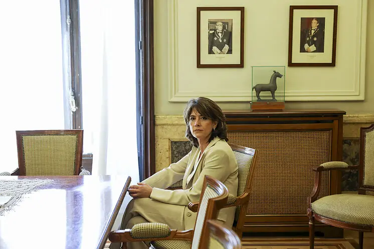 La procureure générale de l'État, Dolores Delgado, dans son bureau, pendant ...