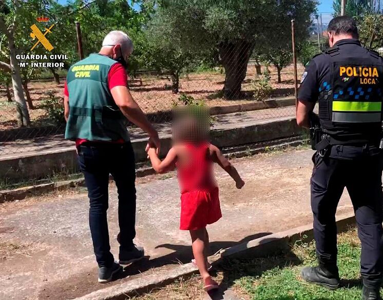 Une garde civile accompagnée