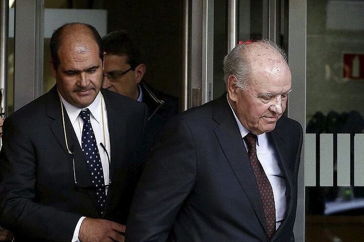 Carlos Sumarroca Coixet (à droite) et son fils, après avoir témoigné dans le ...