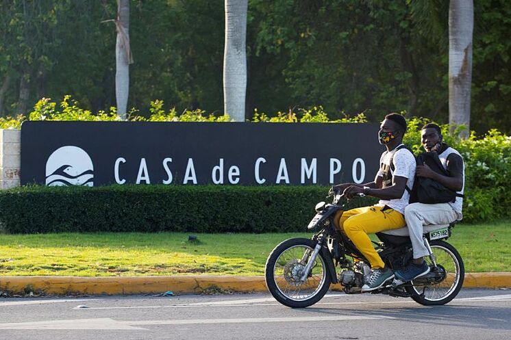 Accès au complexe hôtelier Casa de Campo, à La Romana (Rep
