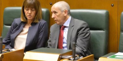Urkullu renforce Erkoreka, rejette Murga et fait de Zupiria un porte-parole du gouvernement bipartite