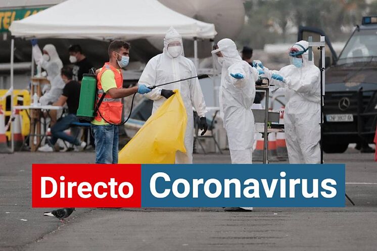 Dans le port d'Arguineguín, à Gran Canaria, ils se préparent à ...