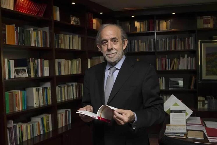 Magistrat de la Cour constitutionnelle Fernando Vald