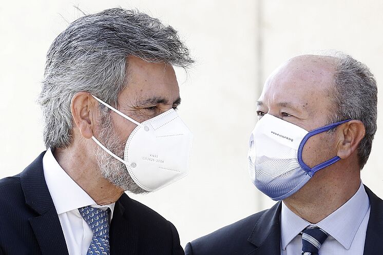 Le président de la Cour suprême et le CGPJ Carlos Lesmes, accompagnés ...