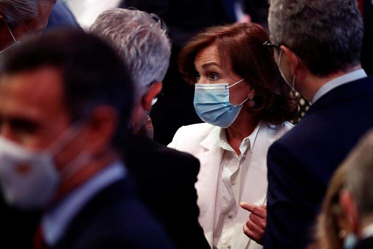 La première vice-présidente, Carmen Calvo, après la conférence de Pedro ...