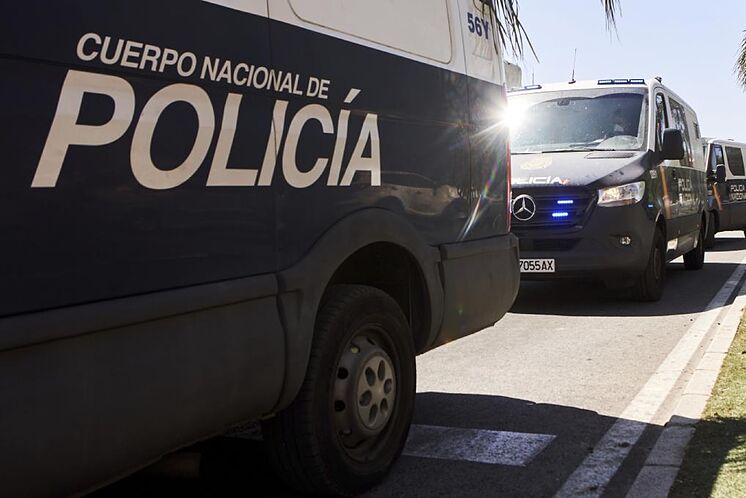 Plusieurs camions de la police