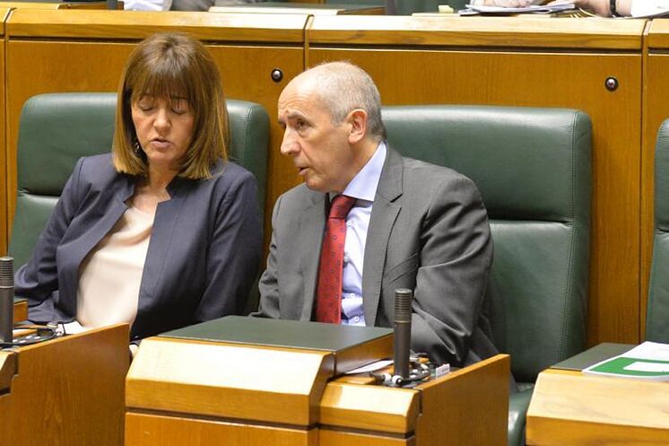 Josu Erkoreka et Idoia Mendia, premier et deuxième vice-lehendakari de ...