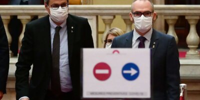 Quim Torra utilise le Parlement pour appeler sa cessation de "coup d'État" et demander que le 1-O soit appliqué
