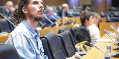 La Cour suprême cite le secrétaire de l&rsquo;Organisation Podemos, Alberto Rodríguez, comme accusé d&rsquo;attaque contre l&rsquo;autorité