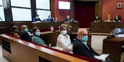 Les anciens membres du Bureau parlementaire sont condamnés pour avoir désobéi aux lois 1-O