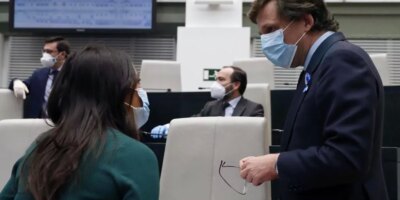 Madrid réduit les impôts de 107 millions d'euros pour que les entreprises et les indépendants "survivent" au coronavirus