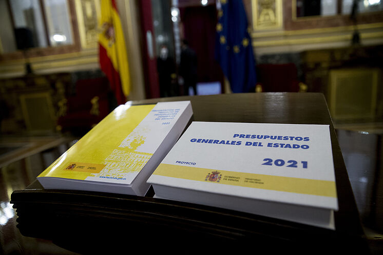 Madrid 28/10/2020 La ministre des Finances Maria Jesus Montero livre ...