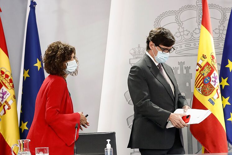 Le ministre de la Santé, Salvador Illa, et le porte-parole du gouvernement, ...