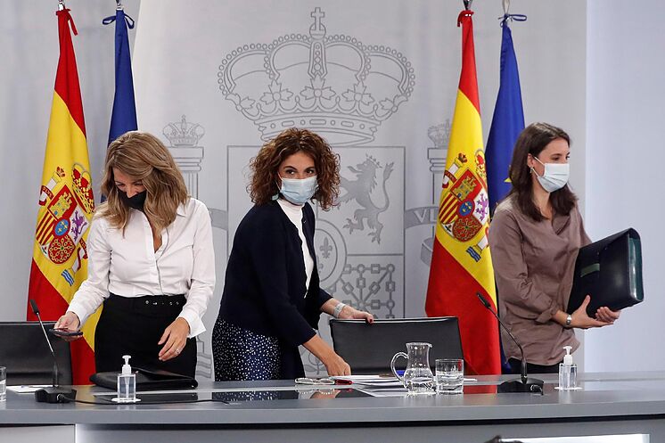 De gauche. À droite, le ministre du Travail (Yolanda D