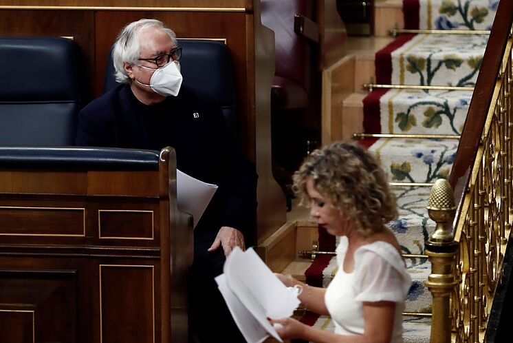 Manuel Castells, avec l'adjoint des citoyens Marta Mart