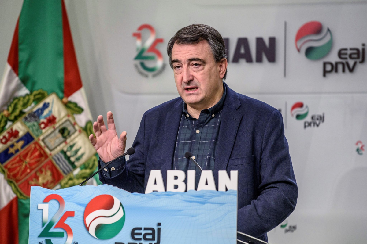 Le porte-parole du PNV au Congrès, Aitor Esteban, ce vendredi, à Bilbao.