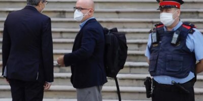 Notification reportée de l&rsquo;accusation à Puigdemont et à l&rsquo;avocat de Torra en raison d&rsquo;une épidémie de Covid-19 dans son bureau