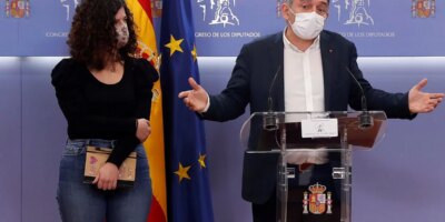 Le PSOE et Podemos unissent leurs forces pour demander l&rsquo;apparition de Casado dans la commission Cuisine et abandonner celle de Villarejo