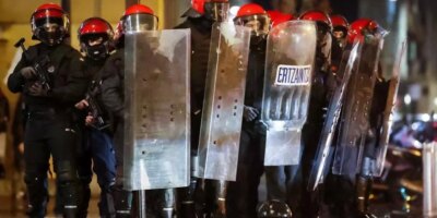Les syndicats basques de la police désignent l&rsquo;abertzale de gauche pour le nouveau «  kale borroka  » dans les bouteilles
