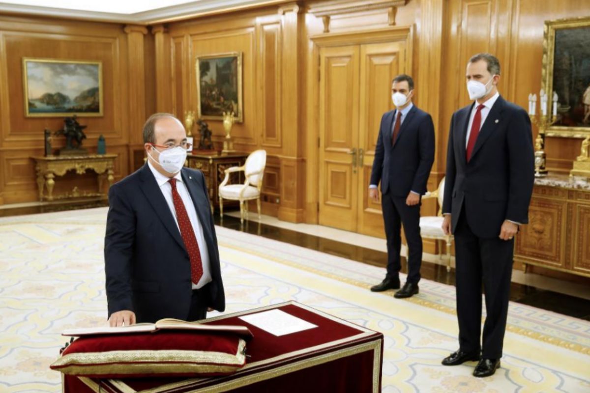 Miquel Iceta, lors de sa promesse de fonction.