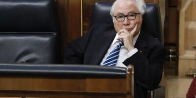 Castells aux recteurs: « Le populisme parle-t-il? Les universités devraient écouter les étudiants et ne pas penser qu&rsquo;ils l&rsquo;inventent »