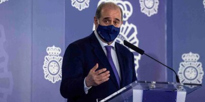 Le tribunal de Madrid accuse le directeur de la police de ne pas avoir donné aux agents du matériel de protection contre le coronavirus