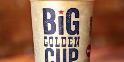 Dickey&rsquo;s Barbecue Pit célèbre 80 ans au service de Legit.  Texas.  Barbecue.