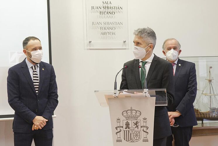 La ministre Grande-Marlaska avec le délégué du gouvernement Denis ...