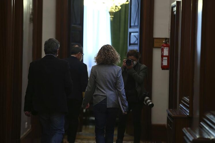 Les membres du Bureau des porte-parole s'adressent à la réunion