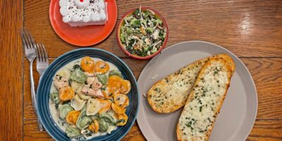 Le restaurant Bavarian Inn de Frankenmuth lance le service de repas à emporter «Bavarian Boxed Bundle»